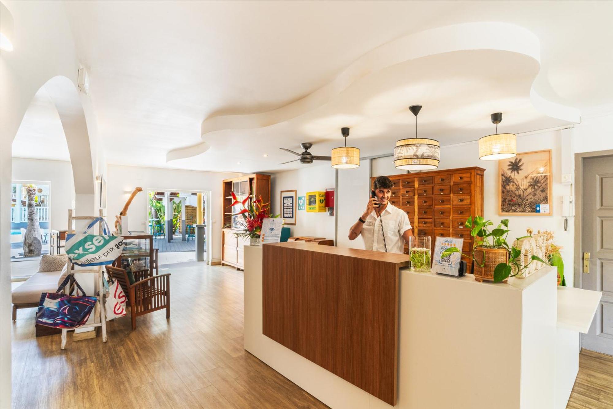 Hotel Exsel Ermitage Сен Жилс ле Бен Екстериор снимка