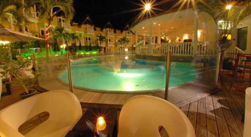 Hotel Exsel Ermitage Сен Жилс ле Бен Екстериор снимка